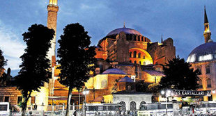 Hagia Sophia: Recording of seven years, from the "chained minarets" to "Friday prayer"